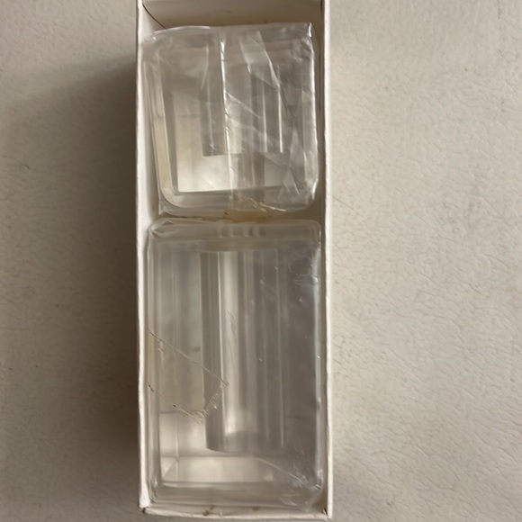 NWOT:  TWO’S COMPNY Salt & Pepper set - Picture 5 of 10